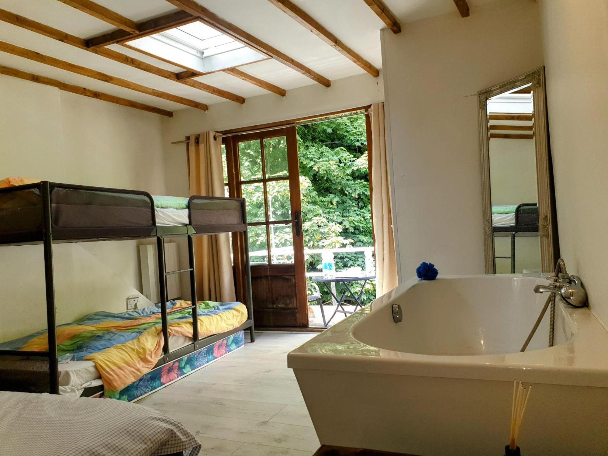First And Last Youth Hostel Дувър Екстериор снимка